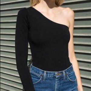 Brandy Melville One Shoulder Long Sleeve Bodysuit